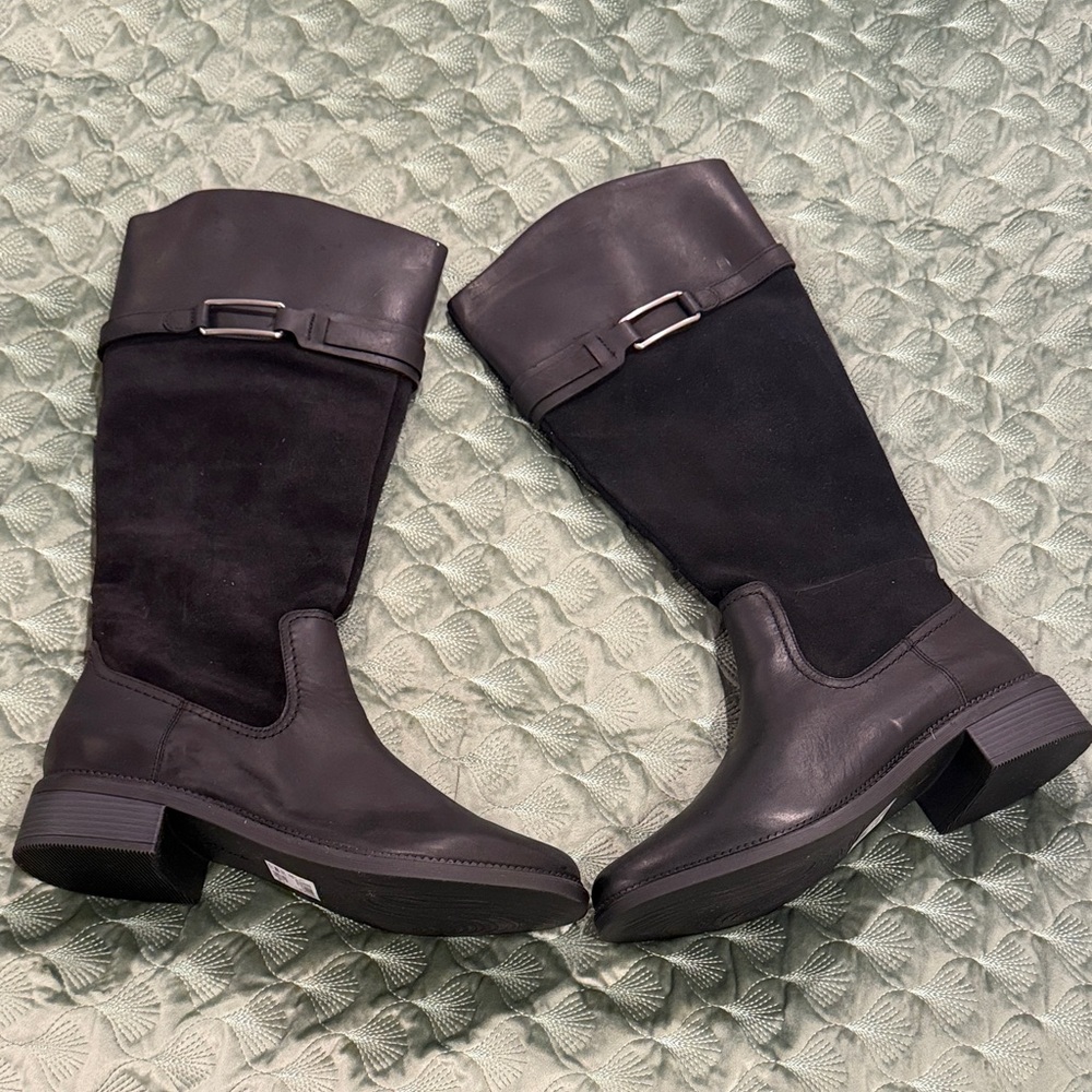 Clarks Black Boots NWOT Size 11